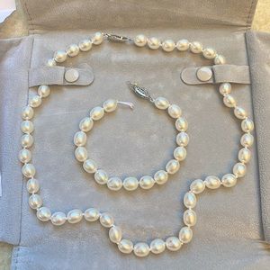 Pearls Set Necklace and Bracelet